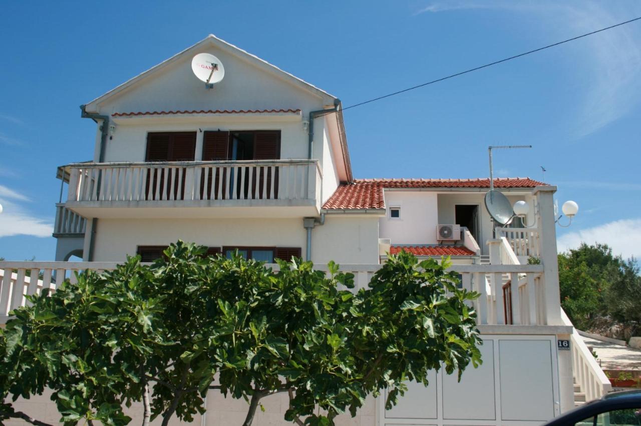 Apartments With A Parking Space Jezera, Murter - 5079 Екстер'єр фото