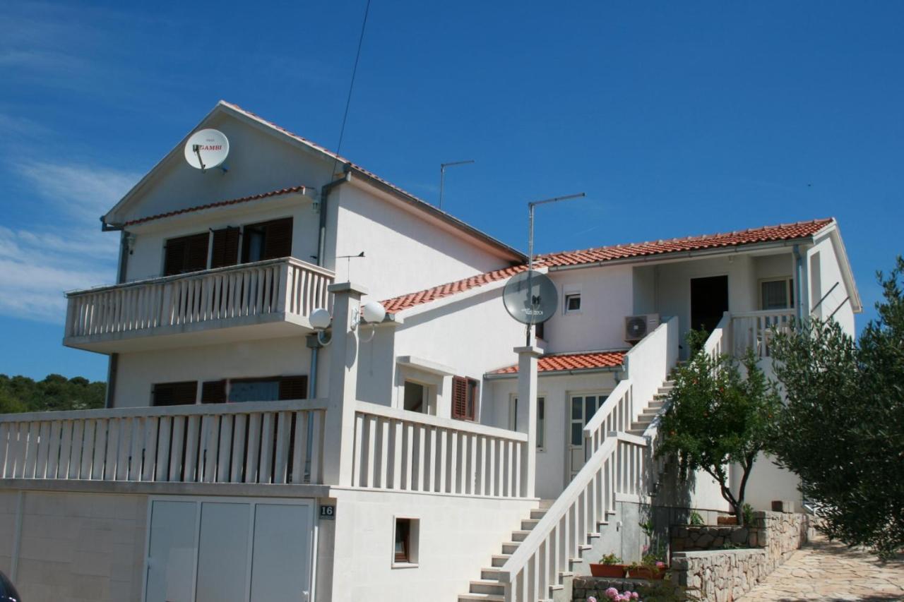 Apartments With A Parking Space Jezera, Murter - 5079 Екстер'єр фото